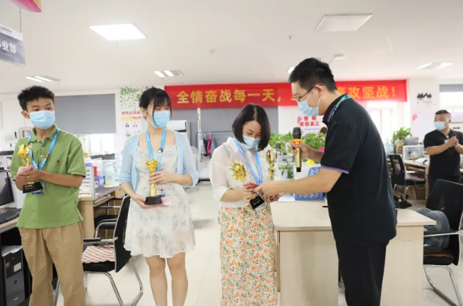 激情時(shí)刻！榮耀時(shí)刻！